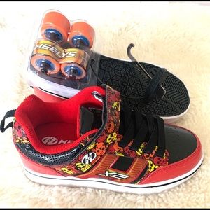 BOYS ROLLER SNEAKERS (HEELYS) SIZE Y3